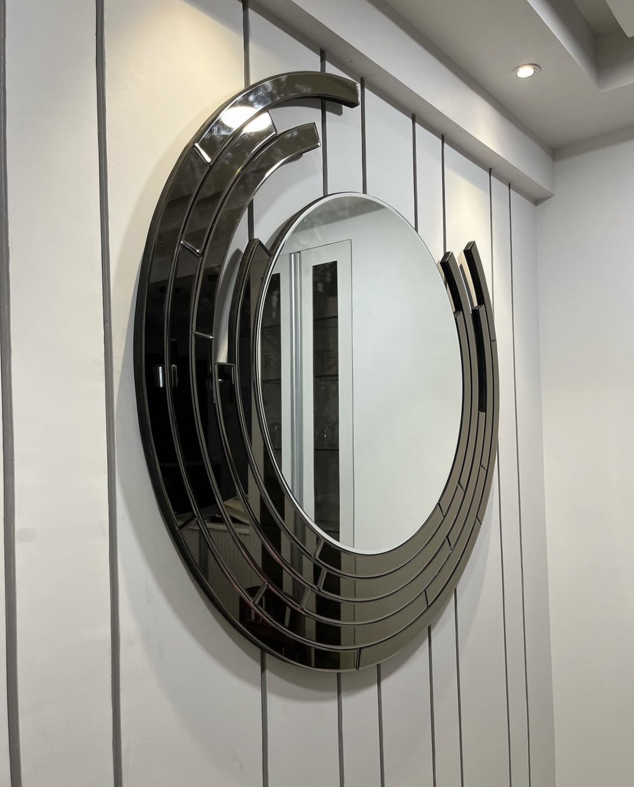 Besty Frameless Round Wall Mirror 90cm Black Minimalist Modern Décor